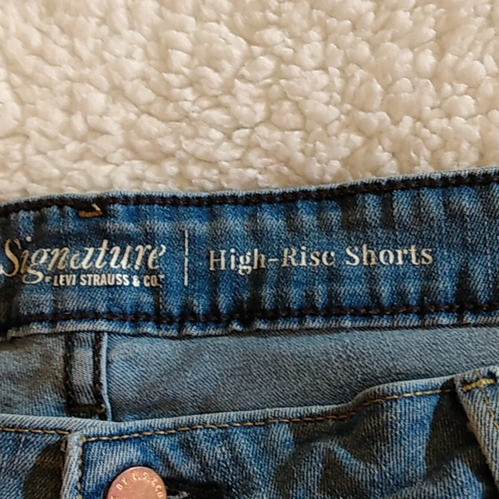 Levi Strauss & co., Distressed jeans shorts - Picture 5 of 10